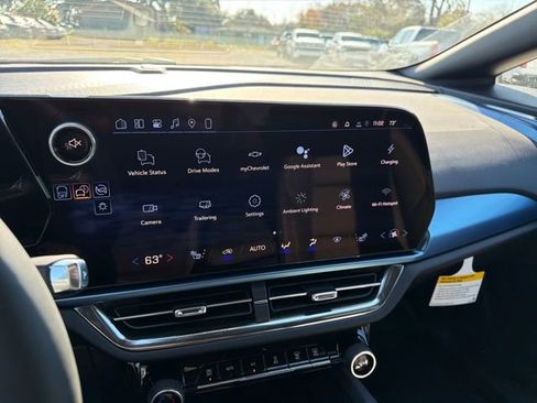 New 2026 Chevrolet Equinox EV LT image 32