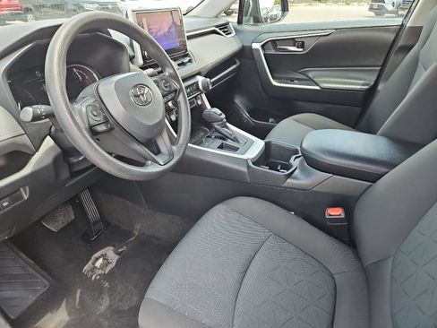 Used 2024 Toyota RAV4 XLE FWD image 9