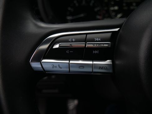 Used 2021 MAZDA MAZDA3 s image 28