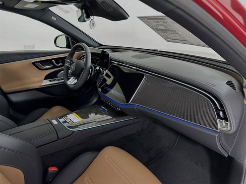 New 2026 Mercedes-Benz E 53 AMG e 4MATIC Sedan image 32