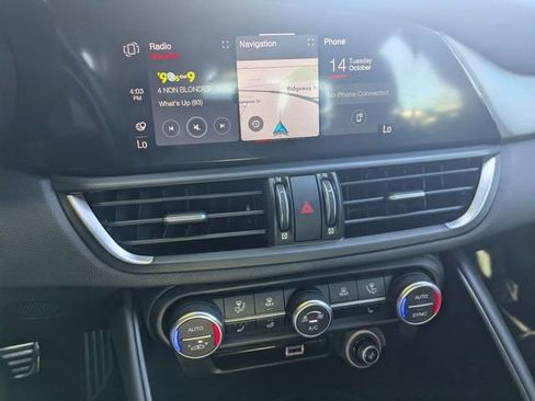 Used 2022 Alfa Romeo Giulia Veloce image 40