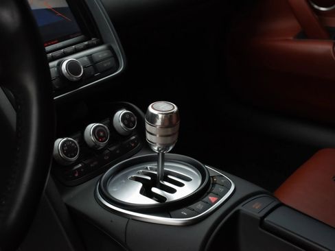 Used 2010 Audi R8 V10 image 15