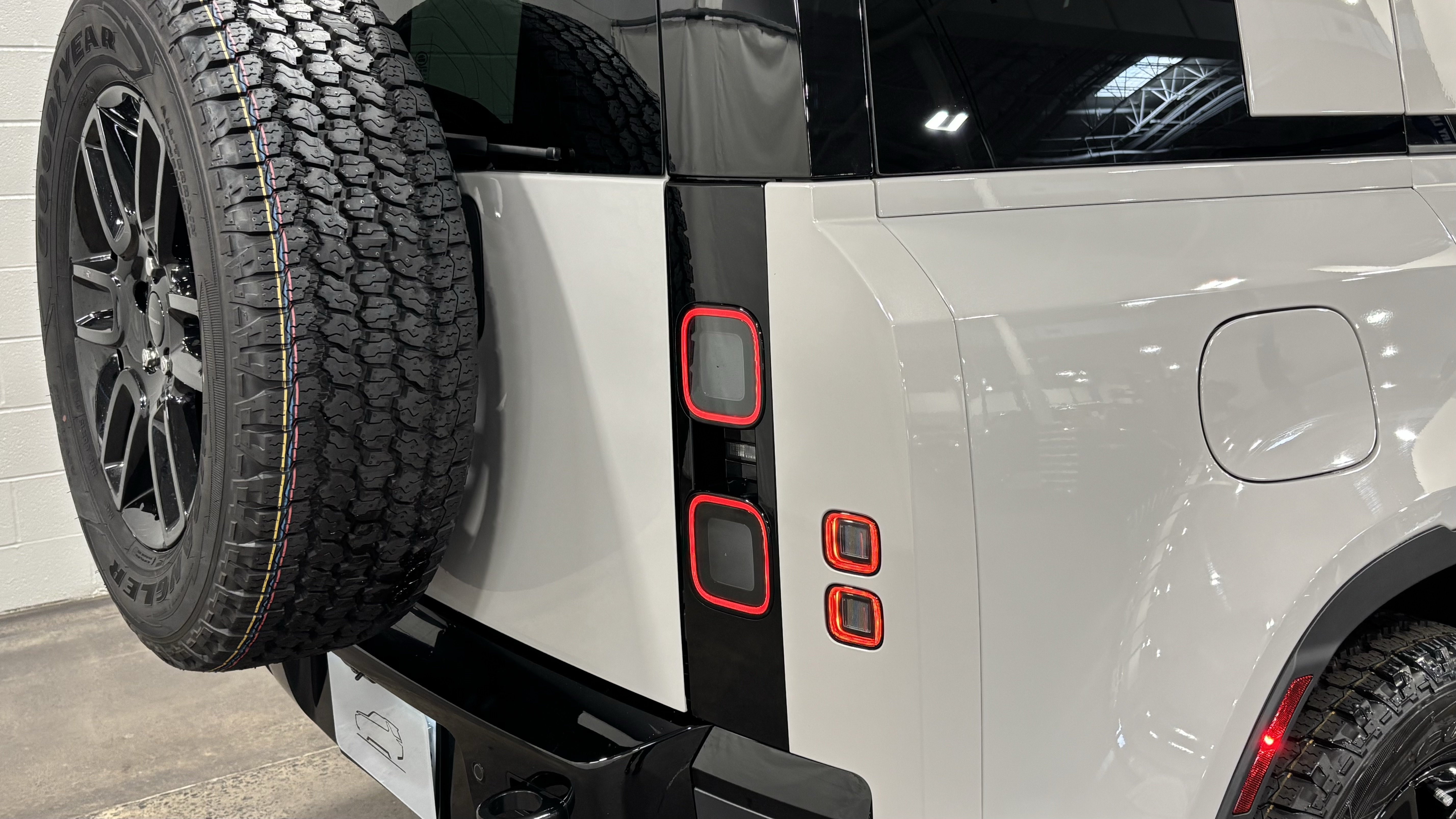 New 2026 Land Rover Defender 110 S AWD/4WD image 18