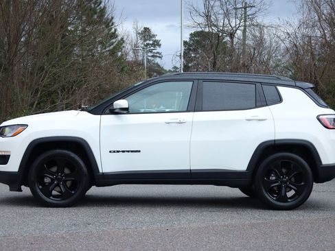 Used 2020 Jeep Compass Latitude image 1
