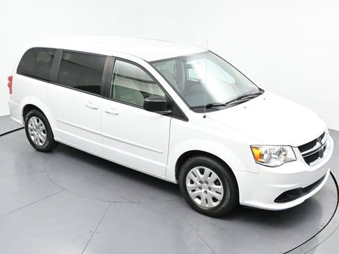 Used 2017 Dodge Grand Caravan SE FWD image 28