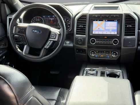 Used 2019 Ford Expedition XLT w/ Equipment Group 202A RWD image 19