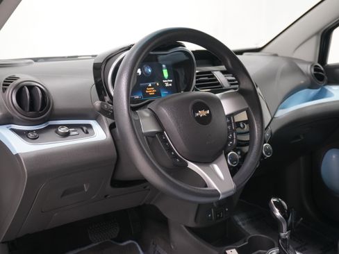 Used 2015 Chevrolet Spark LT image 9