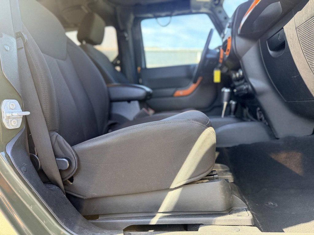 Used 2015 Jeep Wrangler Sport w/ Quick Order Package 24S AWD/4WD image 15