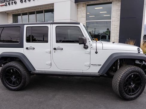 Used 2018 Jeep Wrangler Unlimited Sport S AWD/4WD image 7