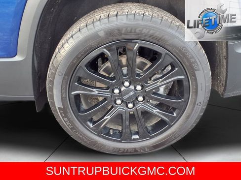 Used 2023 GMC Acadia SLE w/ Driver Convenience Package image 25