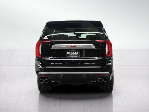 Used 2023 GMC Yukon Denali w/ Advanced Technology Package AWD/4WD image 4
