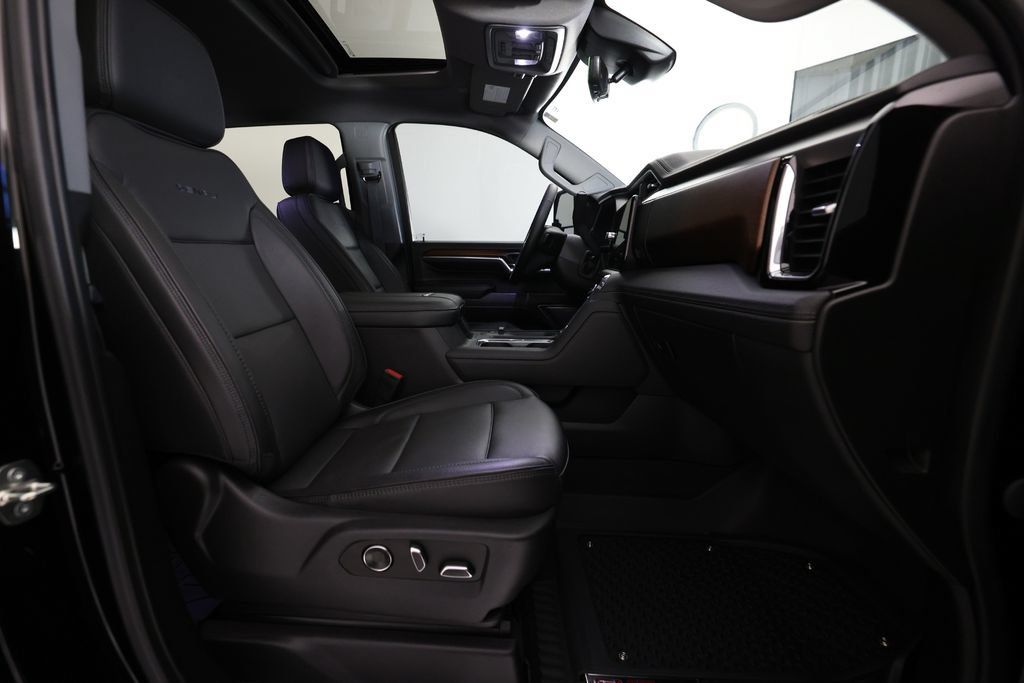 Used 2024 GMC Sierra 2500 Denali w/ Denali Reserve Package AWD/4WD image 13
