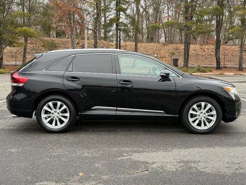 Used 2014 Toyota Venza LE image 4
