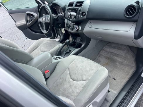 Used 2011 Toyota RAV4 4WD w/ Base L4 Extra Value Pkg image 18