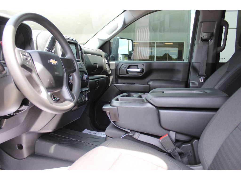 Used 2024 Chevrolet Silverado 2500 Custom w/ Custom Value Package AWD/4WD image 8