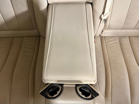 Used 2016 Mercedes-Benz S 550 Sedan image 32