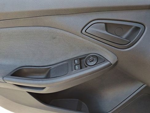 Used 2012 Ford Focus S FWD image 13