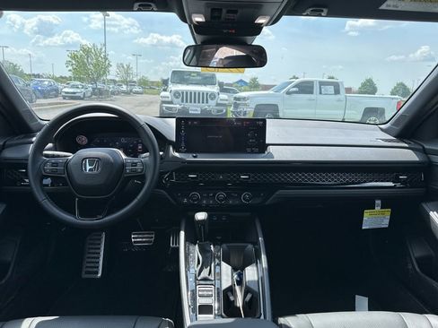 Used 2025 Honda Accord Sport image 18