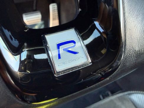 Used 2017 Volvo XC90 T6 R-Design w/ Vision Package image 26