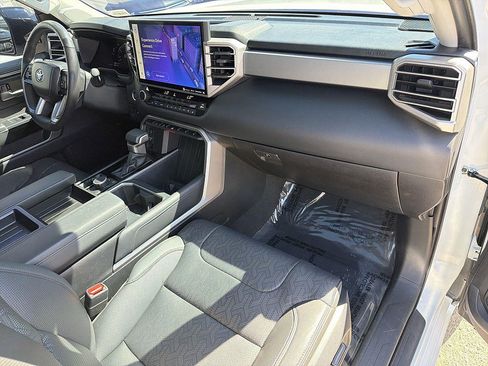 Used 2024 Toyota Tundra Limited AWD/4WD image 29