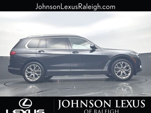 Used 2022 BMW X7 xDrive40i w/ Executive Package image 21