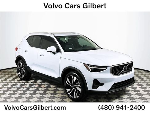 Used 2025 Volvo XC40 B5 Ultra w/ Climate Package image 1