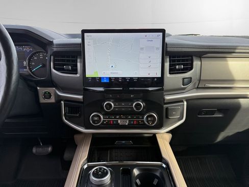 Used 2024 Ford Expedition Max XLT image 11