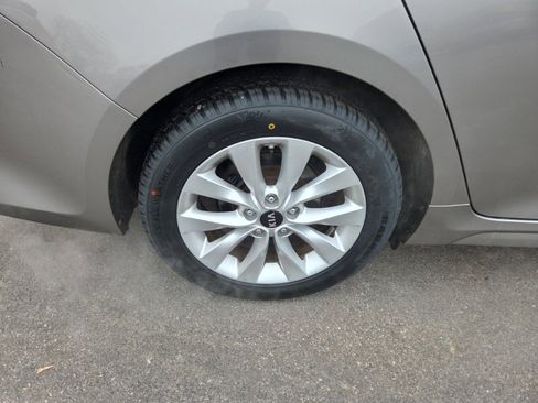 Used 2017 Kia Optima EX image 22