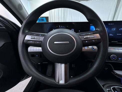 Used 2024 Hyundai Kona SE image 23