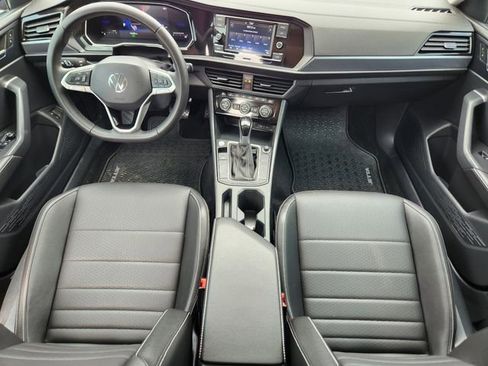 Used 2024 Volkswagen Jetta SE w/ Panoramic Sunroof Package FWD image 23