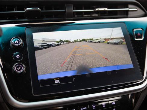 Used 2023 Chevrolet Bolt LT FWD image 17