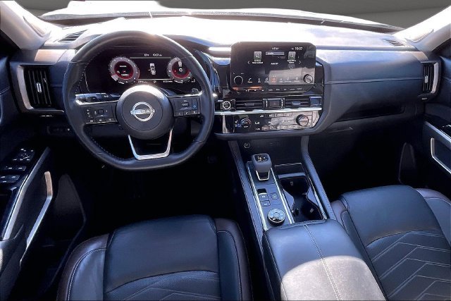 Used 2023 Nissan Pathfinder Platinum AWD/4WD image 14