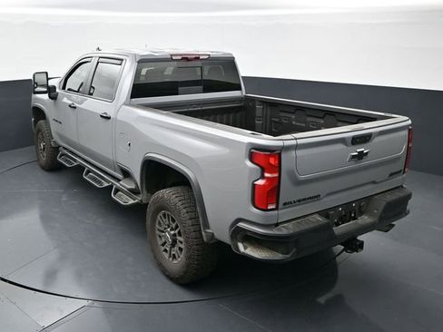 Used 2025 Chevrolet Silverado 2500 ZR2 w/ Technology Package AWD/4WD image 32