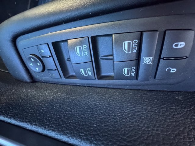 New 2026 Chrysler Pacifica Select FWD image 39