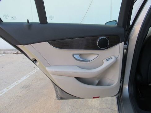 Used 2019 Mercedes-Benz C 300 Sedan image 19