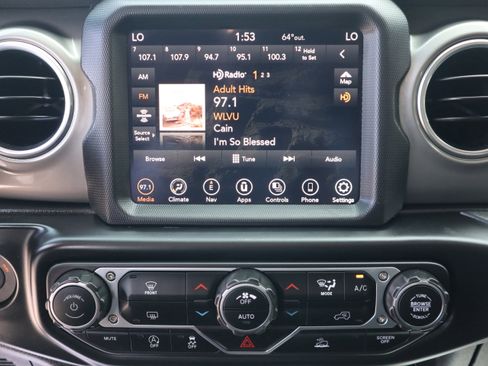 Used 2022 Jeep Wrangler Unlimited Sahara AWD/4WD image 18