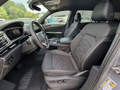 Used 2024 Volkswagen Atlas Cross Sport SE image 13