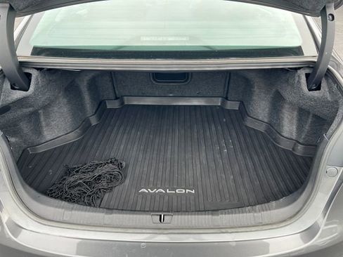 Used 2018 Toyota Avalon Limited w/ All Weather Liner Package FWD image 24