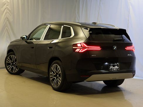 Used 2026 BMW X3 xDrive30i w/ Premium Package AWD/4WD image 2