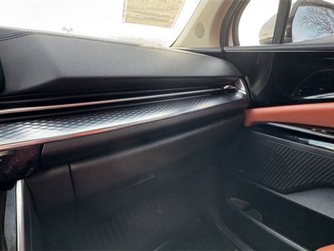 Used 2024 Kia Carnival SX Prestige image 35