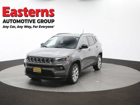 Used 2023 Jeep Compass Latitude AWD/4WD image 53