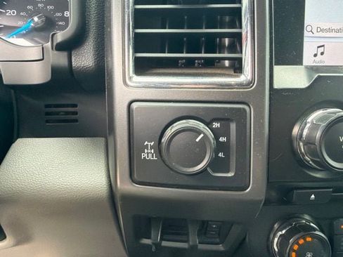 Used 2017 Ford F250 XLT w/ XLT Premium Package AWD/4WD image 17