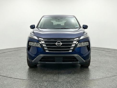 Used 2025 Nissan Rogue SV FWD image 2