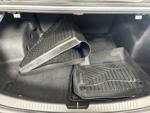 Used 2018 Chevrolet Malibu LT image 20