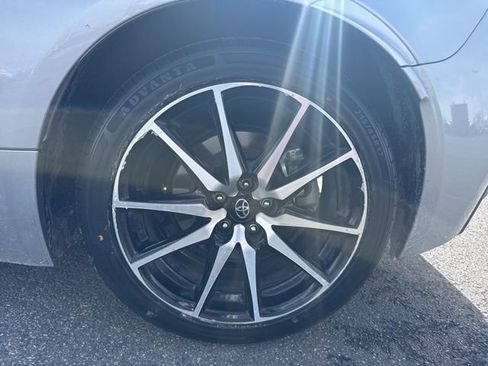 Used 2022 Toyota GR86 w/ ALL Weather Mat Package (TMS) image 9