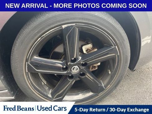 Used 2023 Nissan Sentra SR w/ Midnight Edition Package FWD image 15