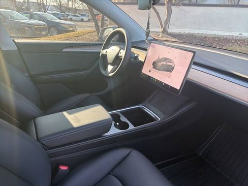 Used 2024 Tesla Model Y Long Range image 20