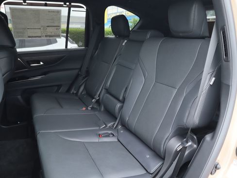 New 2026 Lexus LX 700h Overtrail image 40