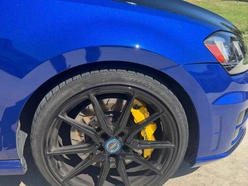 Used 2017 Volkswagen Golf R 4-Door image 7