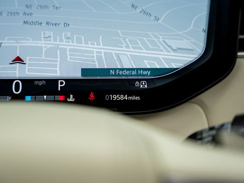 Used 2024 Land Rover Range Rover SV image 50